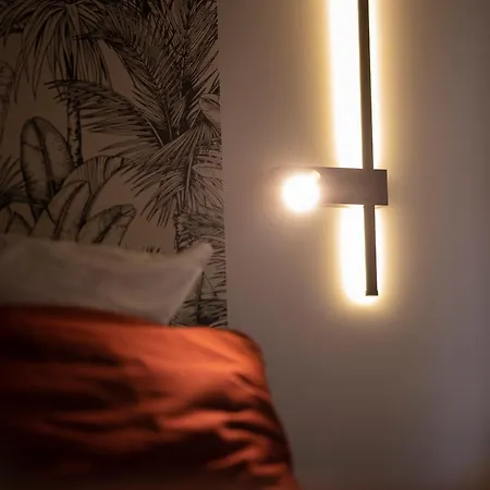 Les De La Croix Liaud *