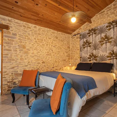 Holiday home Les De La Croix Liaud Saint-Sulpice-en-Pareds