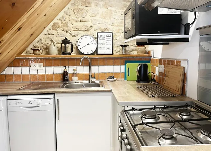 Les De La Croix Liaud